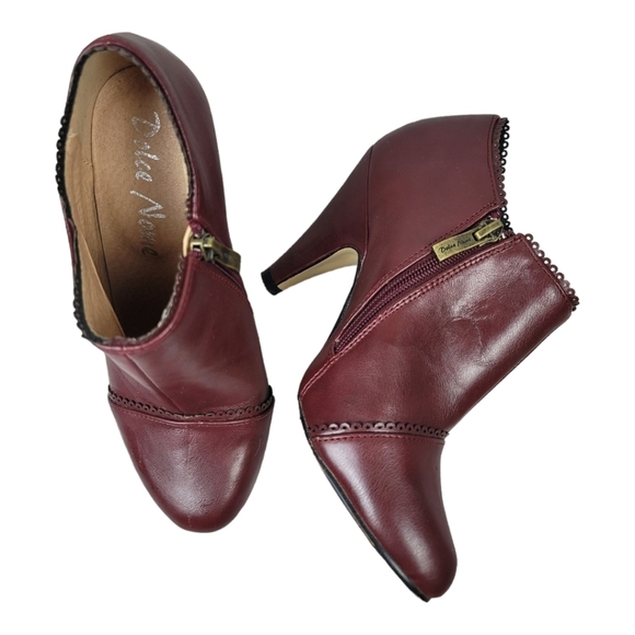 DOLCE NOME Inside Zip Ankle Booties in‎ Burgundy - Picture 6 of 14